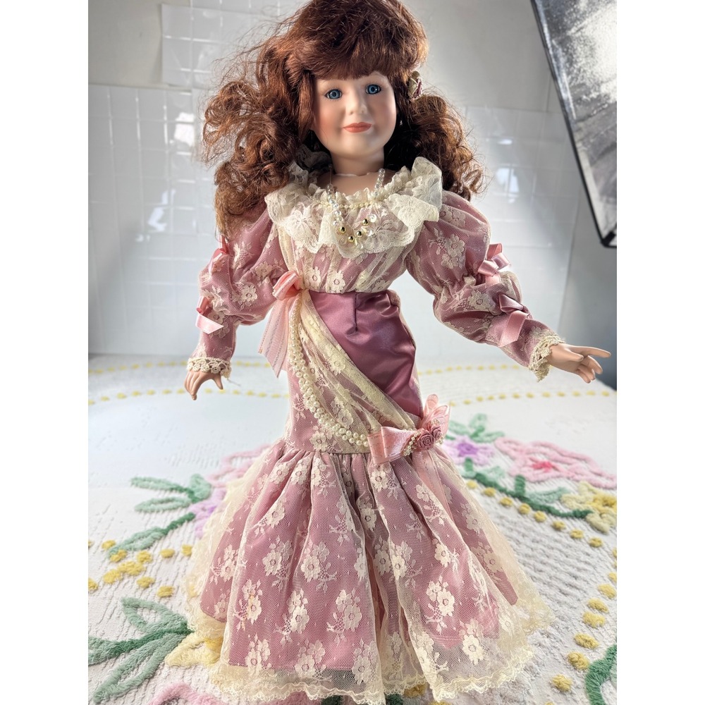 Vintage Porcelain Collector Doll Mauve Lace Gown Limited Edition 852/1000‎